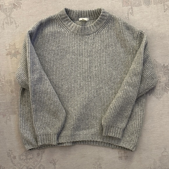 H&M sweater - Picture 2 of 5